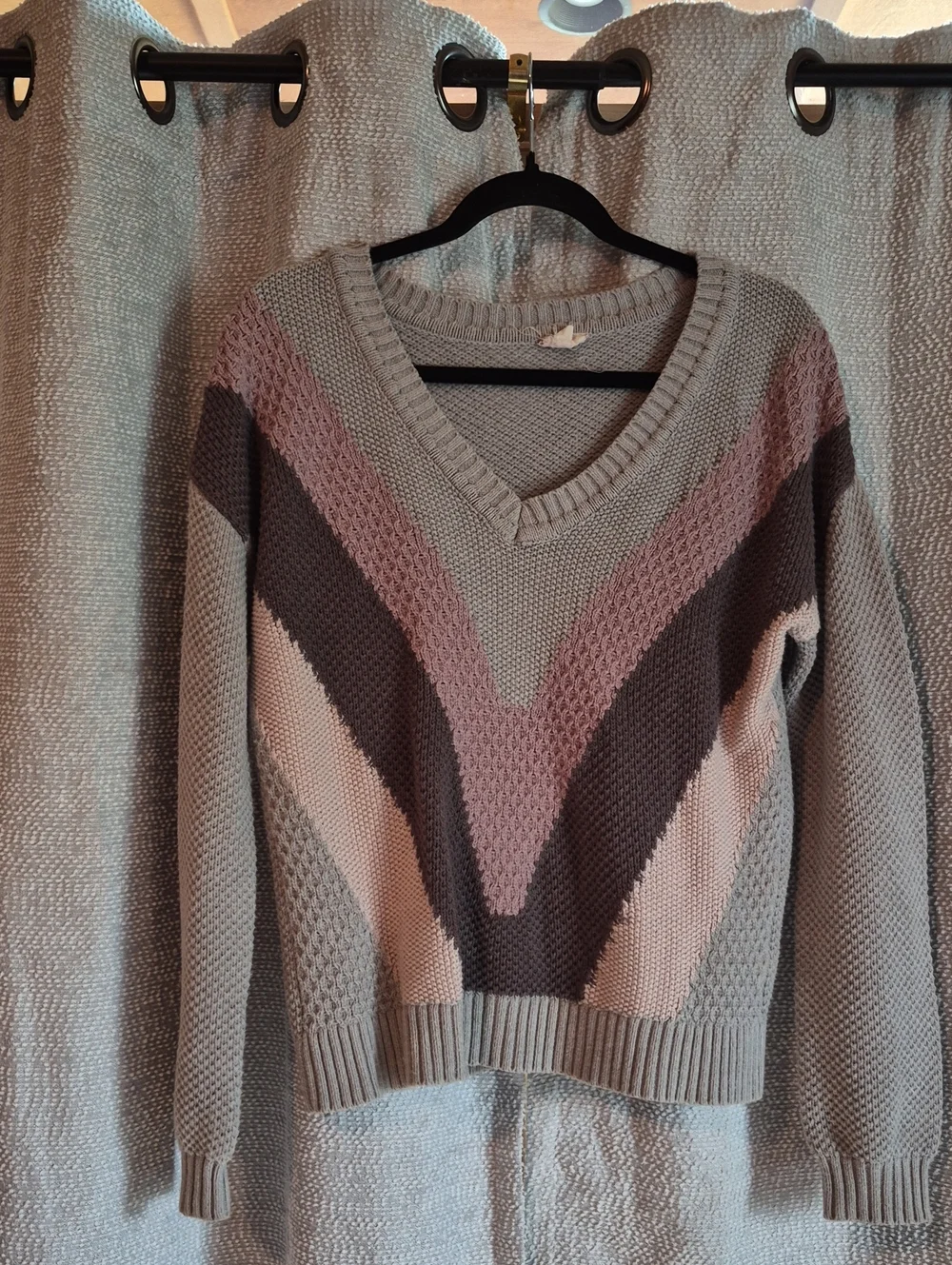 Women's V-Neck Chevron Colorblock Sweater - Gray and Pink